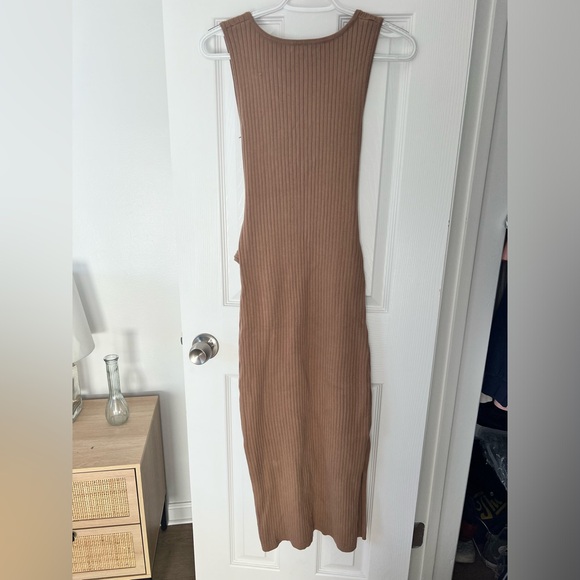 GOOD AMERICAN Sleeveless Rib Knit Tie Waist Midi Dress Taupe Tan Size 3 - Picture 4 of 4